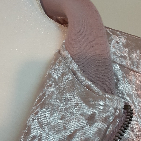 Mauve Crushed Velvet Bomber Jacket! - Picture 6 of 9